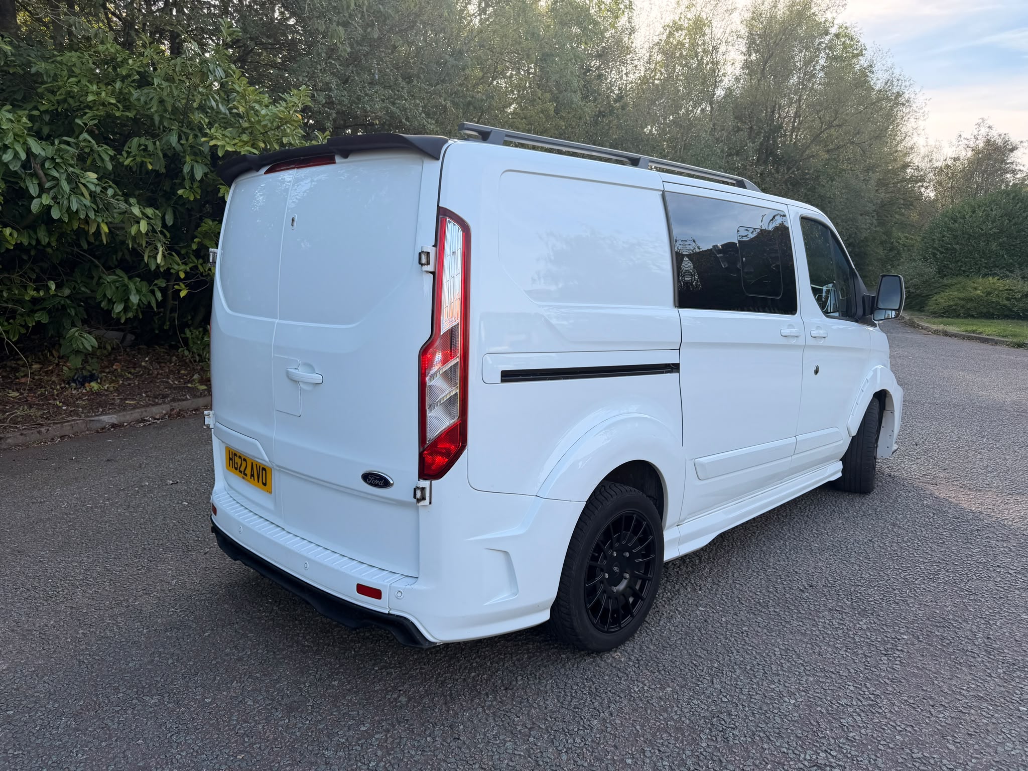 FORD FORD TRANSIT CUSTOM 300LIMITD EBLUE L1 H1 300  Crew Cab  Diesel 1995cc White (2022)
